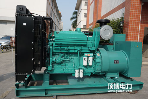 為什么企業優先選擇康明斯柴油發電機組品牌？