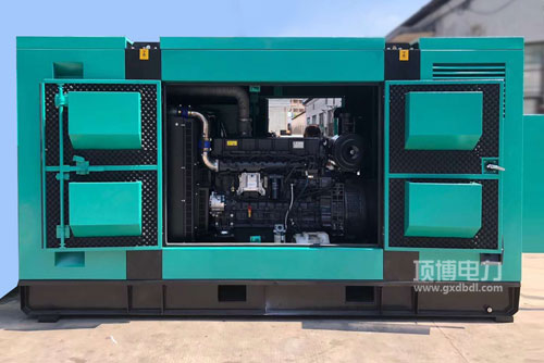 肯尼亞客戶與我公司簽訂一臺50KW玉柴發電機組配靜音箱合同